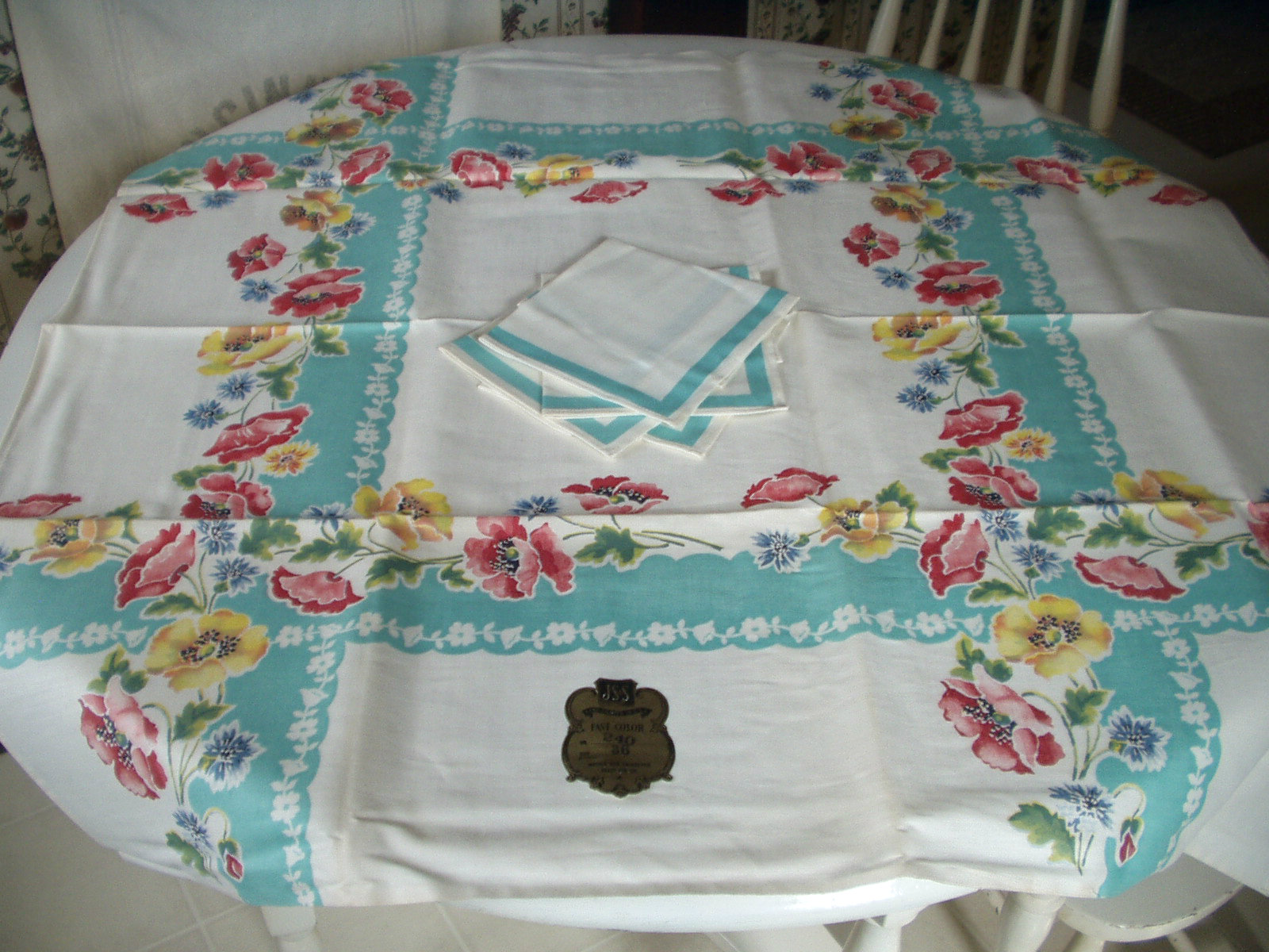 Printed Kitchen Tablecloths ~ Vintage 1940 to 1960 - The Gatherings ...